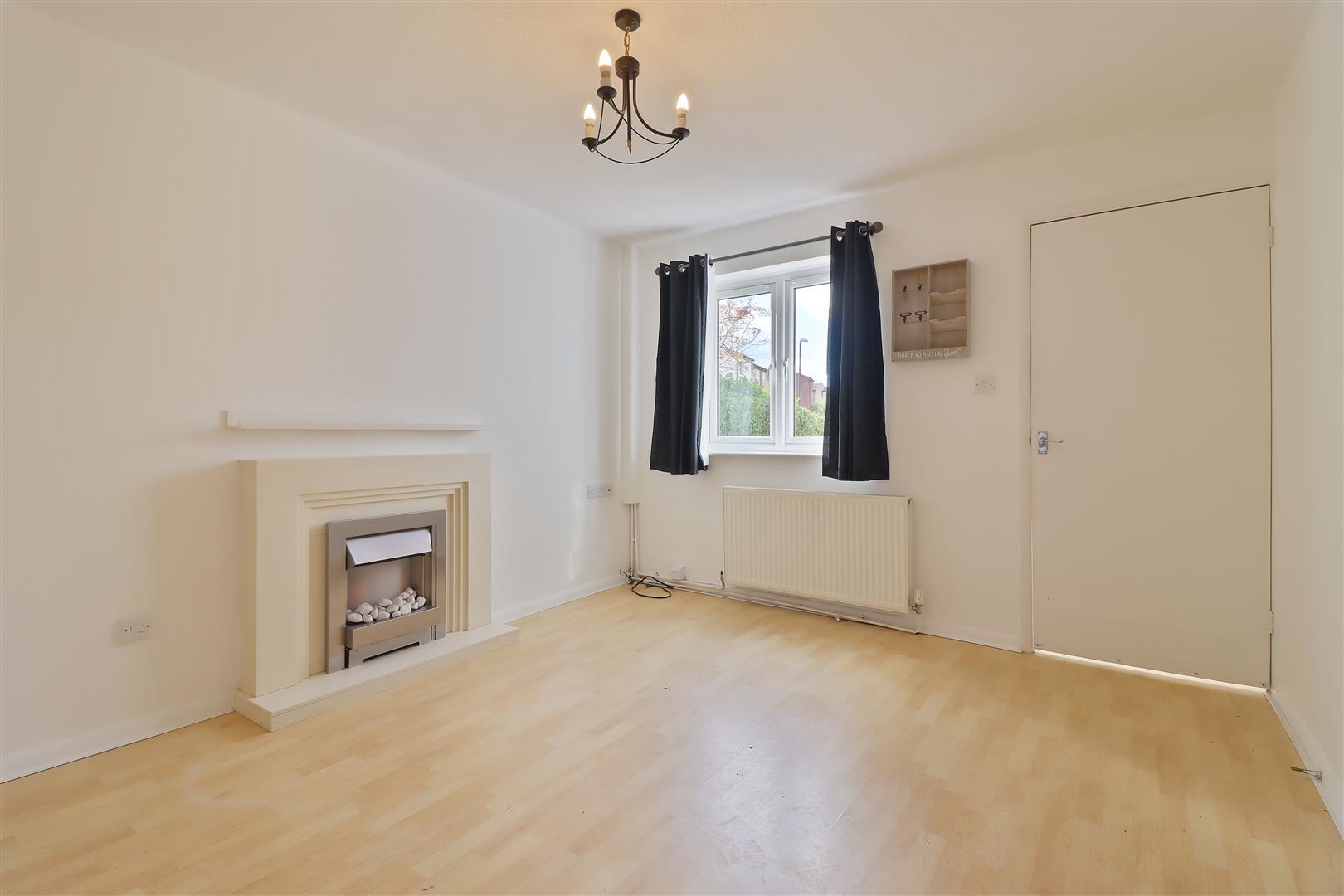 2 bed property in Farndale Avenue, Chesterfield